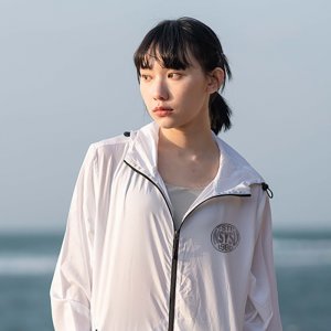NSYSU輕量機能防潑水風衣外套_白