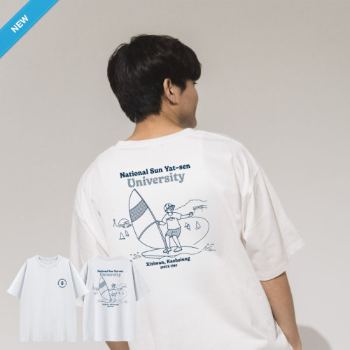 【2025新品上市】NSYSU西子灣日常插畫寬版短T_經典白