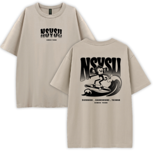 【預購至10/19,11/9陸續出貨】NSYSU海洋衝浪猴短T_沙灘卡其